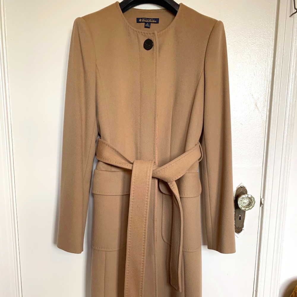 LIKE NEW: Brooks Brothers, Loro Piana fabrik, Wool Brushed Coat. Camel. Size 4